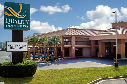 Quality Inn & Suites near Robins Air Force Base image 1