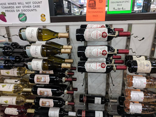 Liquor Store «Chambers Wine and Liquor», reviews and photos, 15260 E Iliff Ave, Aurora, CO 80014, USA