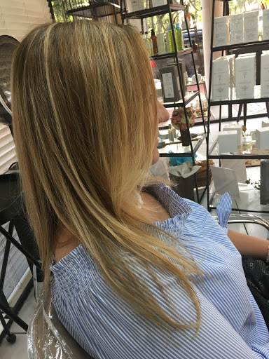 Hair Salon «A La Mode Hair & Boutique», reviews and photos, 6710 Main St #130, Hialeah, FL 33014, USA