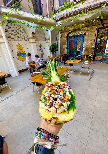 Señor Piña Terraza Gótico | Poke Bowl.            Brunch & Açaí Bar