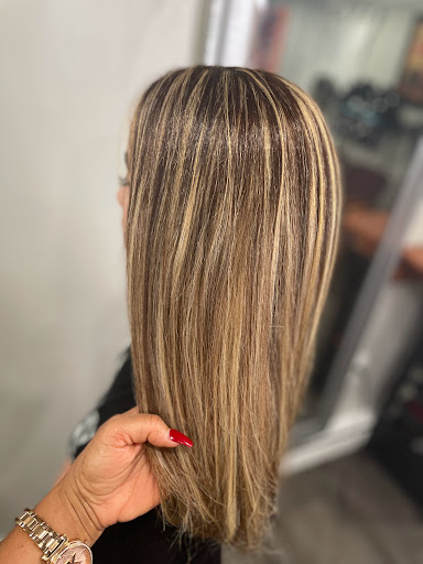 Beauty Salon «Zuni Hair Dominican Salon», reviews and photos, 358 N 4th St, Reading, PA 19601, USA