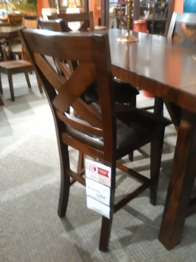 Furniture Store «Art Van Furniture - Algonquin», reviews and photos, 1500 S Randall Rd, Algonquin, IL 60102, USA