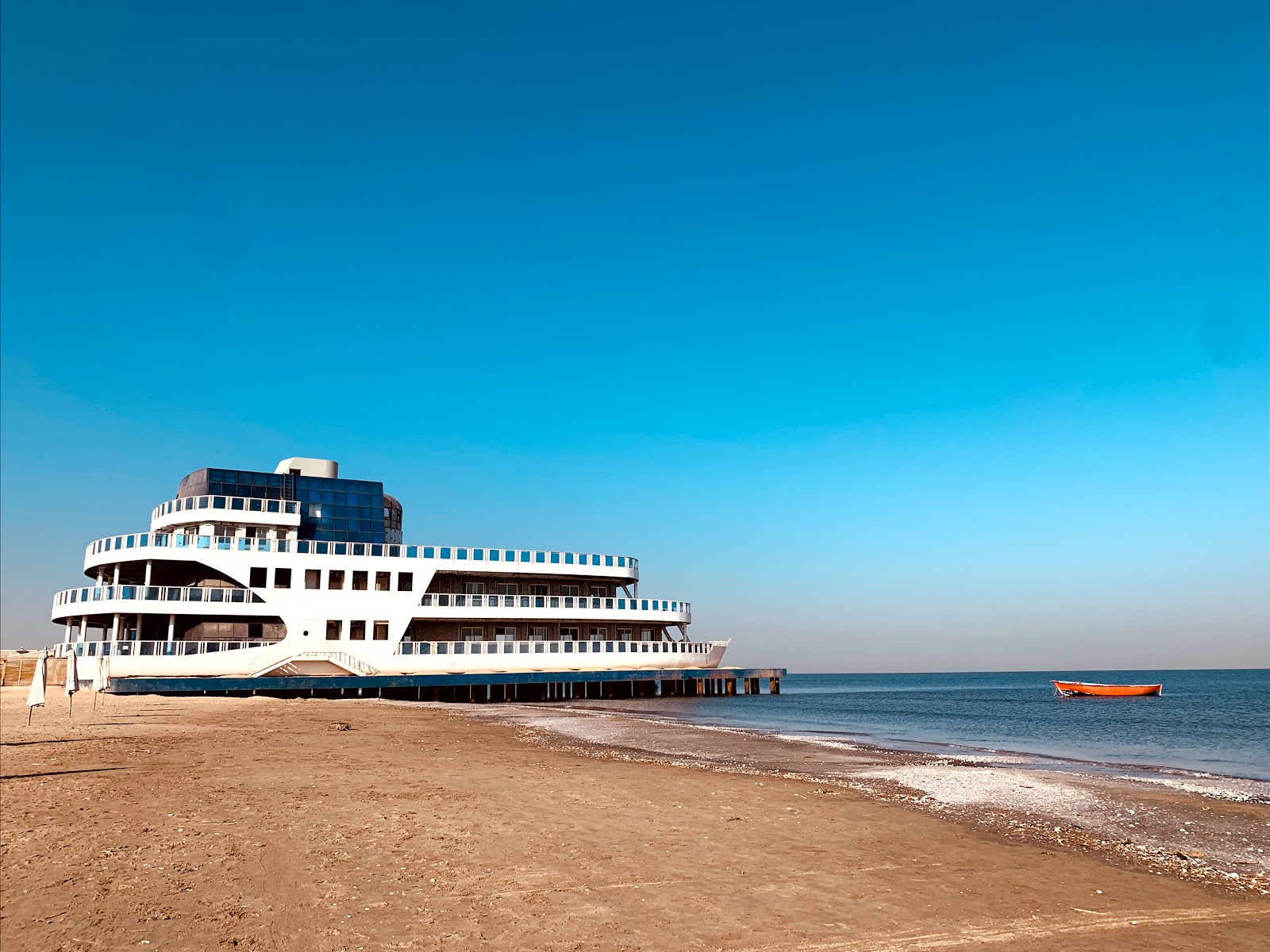 Valokuva Port Said Beachista. - suosittu paikka rentoutumisen tuntijoille