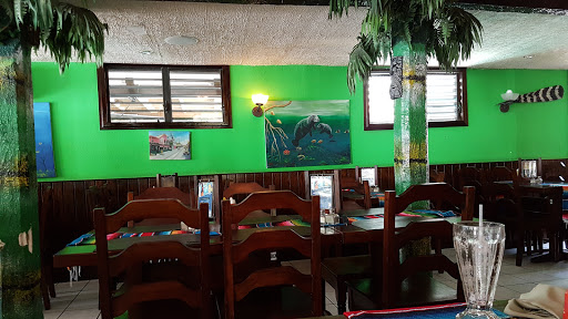 Caramba Restaurant & Bar - W2CQ+89X, San Pedro, Belice