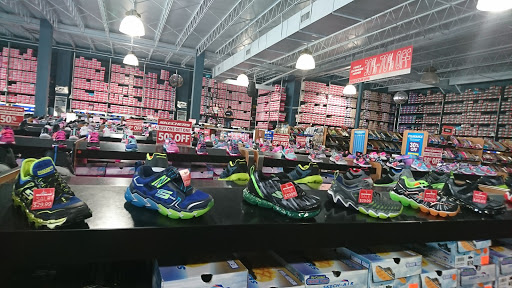 Shoe Store «SKECHERS Factory Outlet», reviews and photos, 8460 Gulf Fwy, Houston, TX 77017, USA