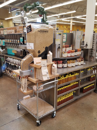 Grocery Store «Fresh Thyme Farmers Market- W. Des Moines», reviews and photos, 2900 University Ave, West Des Moines, IA 50266, USA