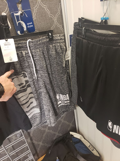 Clothing Store «Ross Dress for Less», reviews and photos, 166 Thornton Drive, Dickson, TN 37055, USA