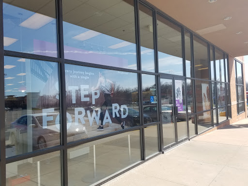 Shoe Store «Famous Footwear», reviews and photos, 5820 Aurora Ave, Des Moines, IA 50322, USA