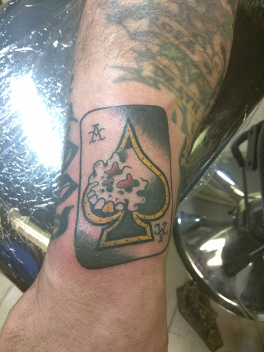 Tattoo Shop «Sacred Ink Tattoo», reviews and photos, 2707 E Court St, Flint, MI 48503, USA