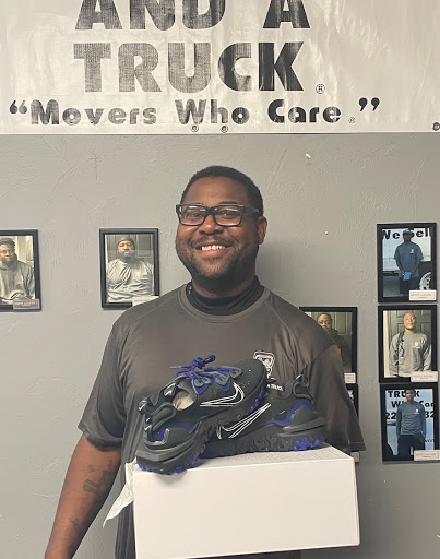 Moving and Storage Service «Two Men and a Truck», reviews and photos, 1196 Capital Cir NE c, Tallahassee, FL 32301, USA