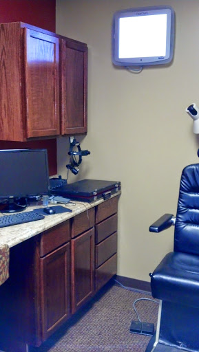 Eye Care Center «Primary Eye Care Center», reviews and photos, 1 N Virginia St, Crystal Lake, IL 60014, USA