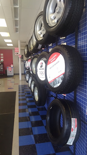 Tire Shop «Firestone Complete Auto Care», reviews and photos, 520 Mannheim Rd, Hillside, IL 60162, USA