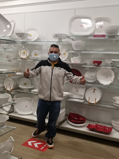 Volvo Dealer «AutoNation Volvo Cars Bellevue», reviews and photos, 420 116th Ave NE, Bellevue, WA 98004, USA