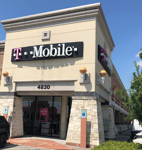 Cell Phone Store «T-Mobile», reviews and photos, 4830 Wilson Rd #200, Humble, TX 77396, USA