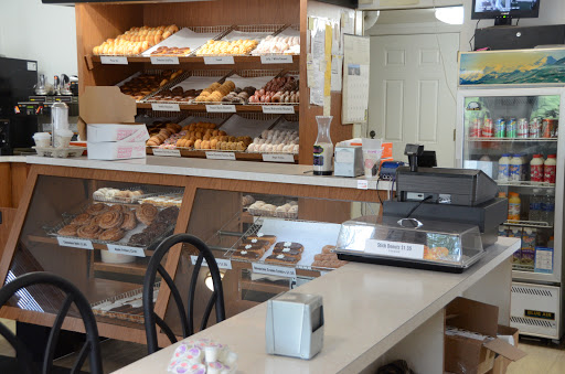Dessert Shop «Home Cut Donuts», reviews and photos, 1317 E Washington St, Joliet, IL 60433, USA
