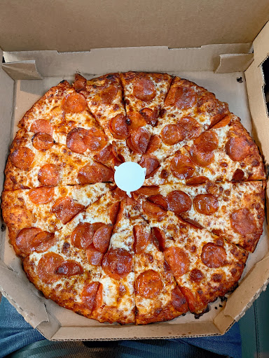 Round Table Pizza image
