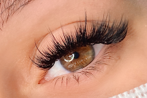 B Lux Lash