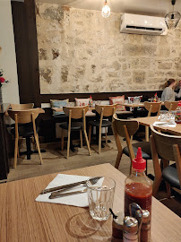Atmosphère du Restaurant cambodgien Le Merci à Paris - n°11