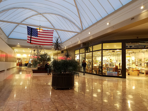 Shopping Mall «Salmon Run Mall», reviews and photos, 21182 Salmon Run Mall Loop W, Watertown, NY 13601, USA