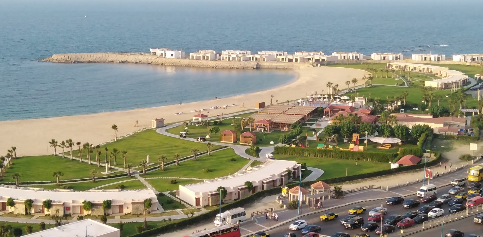 Foto de San Stifanu Beach com areia brilhante superfície