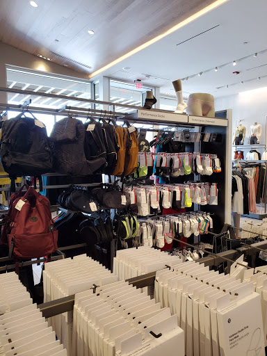 Sportswear Store «lululemon», reviews and photos, 4555 W 119th St, Leawood, KS 66209, USA