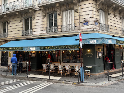 Le paon à Paris
