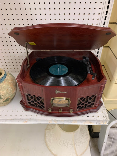 Thrift Store «TC Resale & Donation Thrift Store», reviews and photos, 5050 SE 82nd Ave, Portland, OR 97266, USA