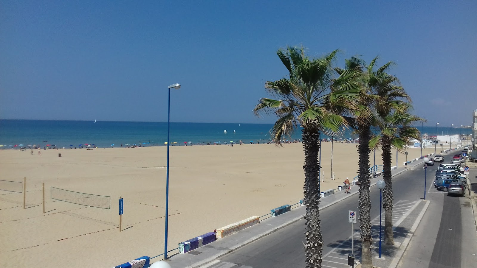 Spiaggia La Lanterna'in fotoğrafı - rahatlamayı sevenler arasında popüler bir yer