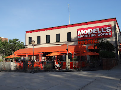 Hooters of Fresh Meadows - 53-61 190th St, Queens, NY 11365