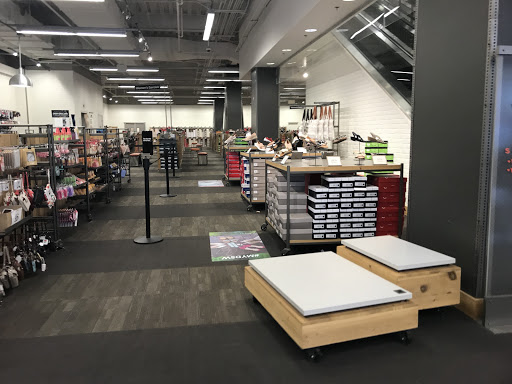 DSW Designer Shoe Warehouse