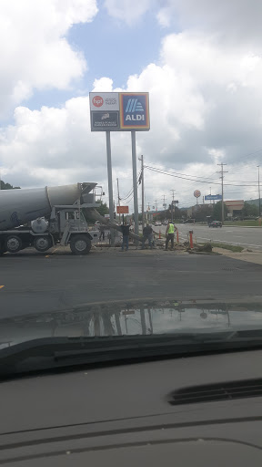 Supermarket «ALDI», reviews and photos, 932 E State St, Athens, OH 45701, USA
