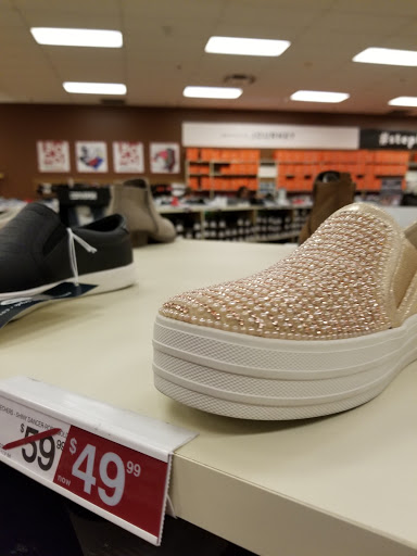 Shoe Store «Famous Footwear», reviews and photos, 16490 N Marketplace Blvd, Nampa, ID 83687, USA