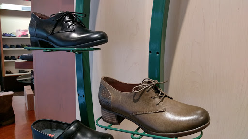 Shoe Store «Romax shoes», reviews and photos, 1512 4th Ave, Seattle, WA 98101, USA