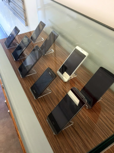 Mobile Phone Repair Shop «CPR Cell Phone Repair Phoenix - Central», reviews and photos, 2827 N Central Ave, Phoenix, AZ 85004, USA