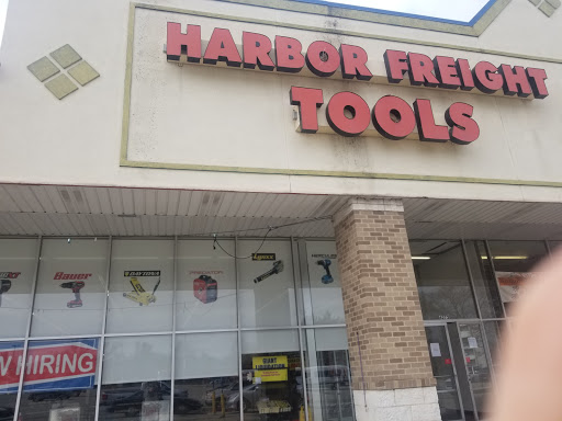 Hardware Store «Harbor Freight Tools», reviews and photos, 6272 Pearl Rd, Parma Heights, OH 44130, USA