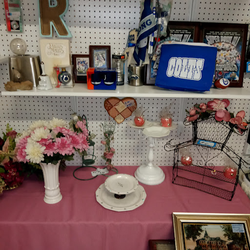 Flea Market «Traderbakers Flea Market», reviews and photos, 2080 Burton Ln, Martinsville, IN 46151, USA