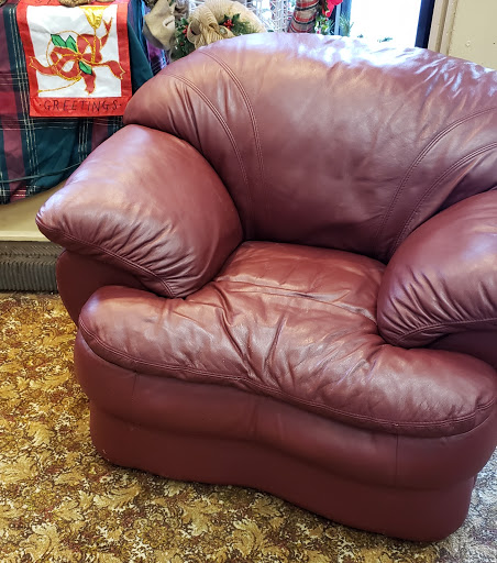 Thrift Store «Hand to Hand Thrift Store», reviews and photos, 785 Terryville Ave, Bristol, CT 06010, USA