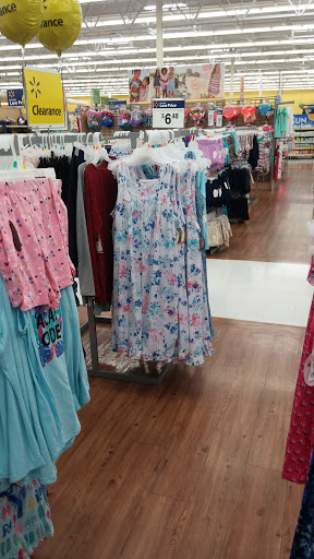 Department Store «Walmart Supercenter», reviews and photos, 2200 Brookmeade Dr, Columbia, TN 38401, USA