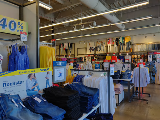 Clothing Store «Old Navy», reviews and photos, 4037 Factoria Blvd SE, Bellevue, WA 98006, USA
