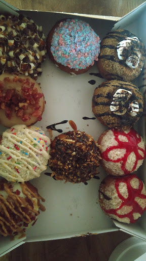 Donut Shop «Peace, Love & Little Donuts of Hudson», reviews and photos, 51 S Main St #4, Hudson, OH 44236, USA