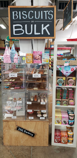 Pet Supply Store «Anaheim Feed & Pet Supply Inc», reviews and photos, 1730 N Lemon St, Anaheim, CA 92801, USA