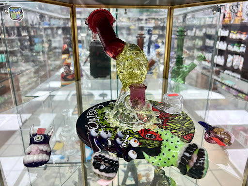 Tobacco Shop «Smoke Tokz Head Shop KC», reviews and photos, 1263 W 103rd St, Kansas City, MO 64114, USA