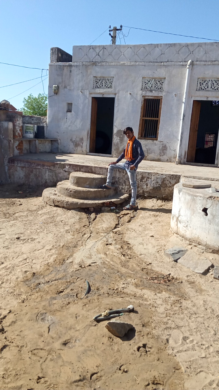 गजानंद शर्मा खोडां की दुकान