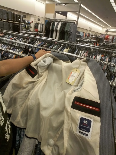 Department Store «Nordstrom Rack The Shops at Oak Brook Place», reviews and photos, 2155 22nd St, Oak Brook, IL 60523, USA