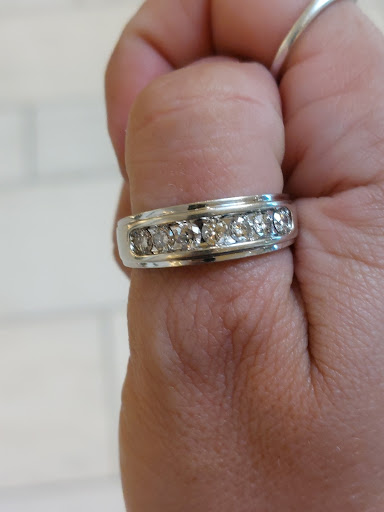 Jewelry Store «Zales - The Diamond Store», reviews and photos, 1251 US-31, Greenwood, IN 46142, USA