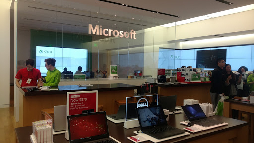 Computer Store «Microsoft Store», reviews and photos, 160 Easton Square Pl, Columbus, OH 43219, USA