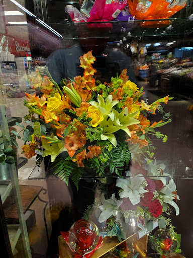 Grocery Store «Strack & VanTil Food Market», reviews and photos, 2168 W US Hwy 30, Valparaiso, IN 46385, USA