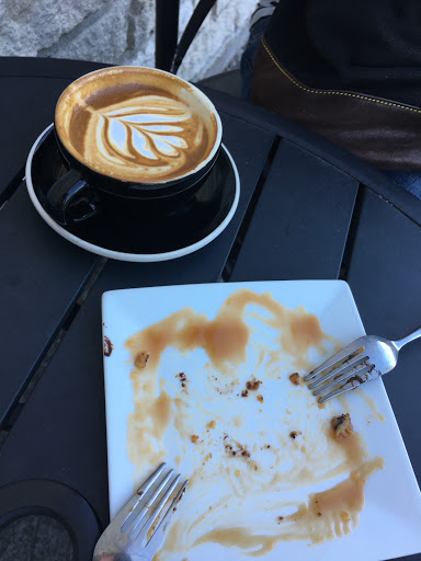 Coffee Shop «Red Dessert Dive», reviews and photos, 1045 Studewood St, Houston, TX 77008, USA