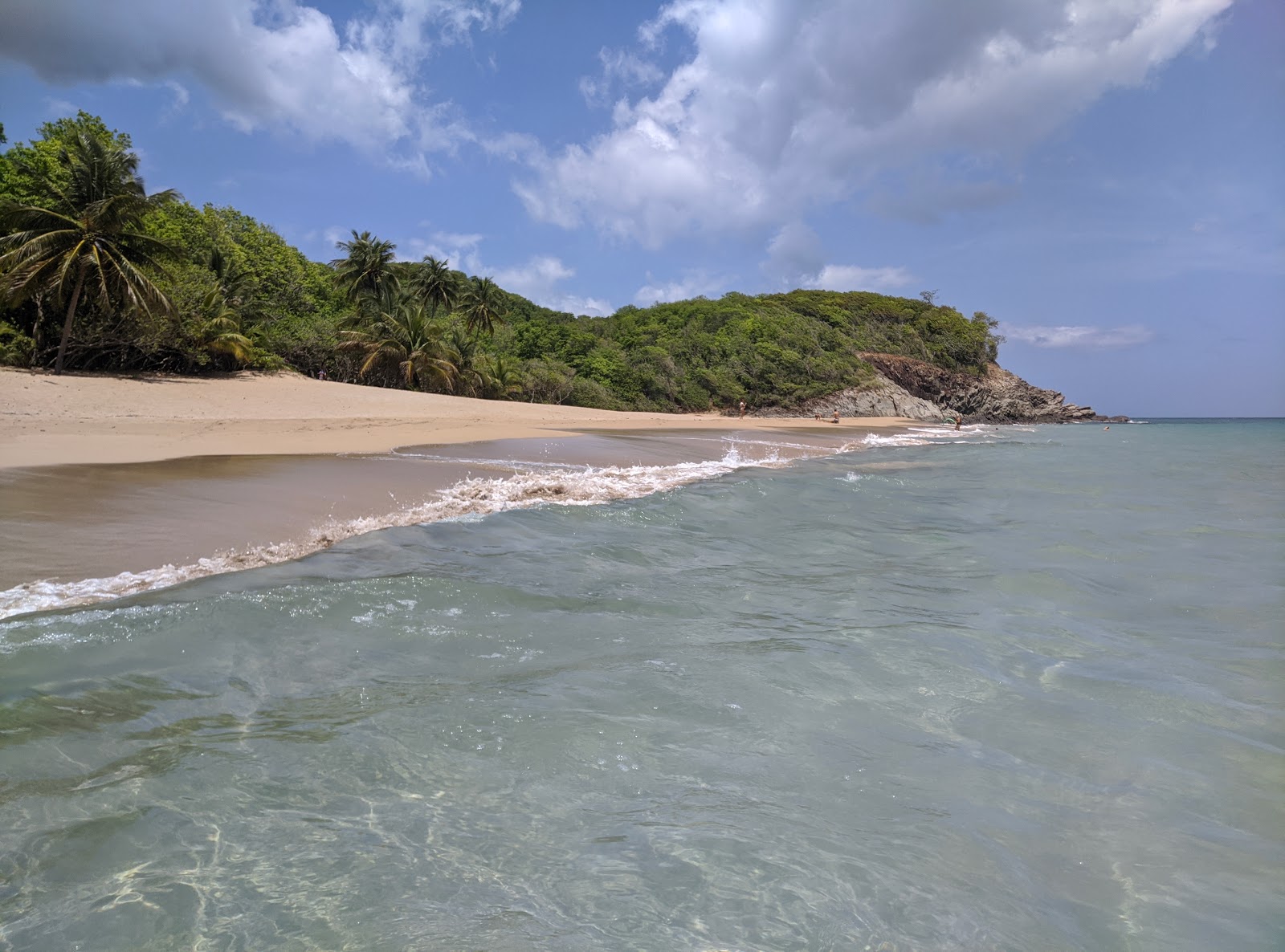 Foto de Plage de Tillet com pequena baía