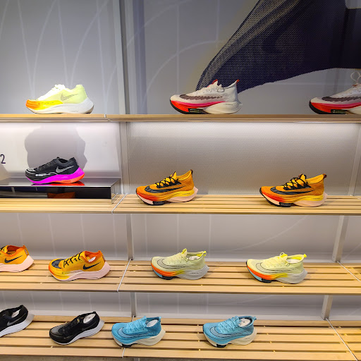 Clothing Store «Nike San Francisco», reviews and photos, 278 Post St, San Francisco, CA 94108, USA